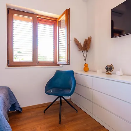 Dazzling Three Bedroom With Private Pool