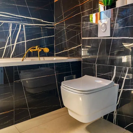 فيلة Dazzling Three Bedroom With Private Pool أوروبيتش