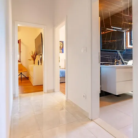 Dazzling Three Bedroom With Private Pool