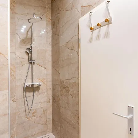 Dazzling Three Bedroom With Private Pool فيلة *